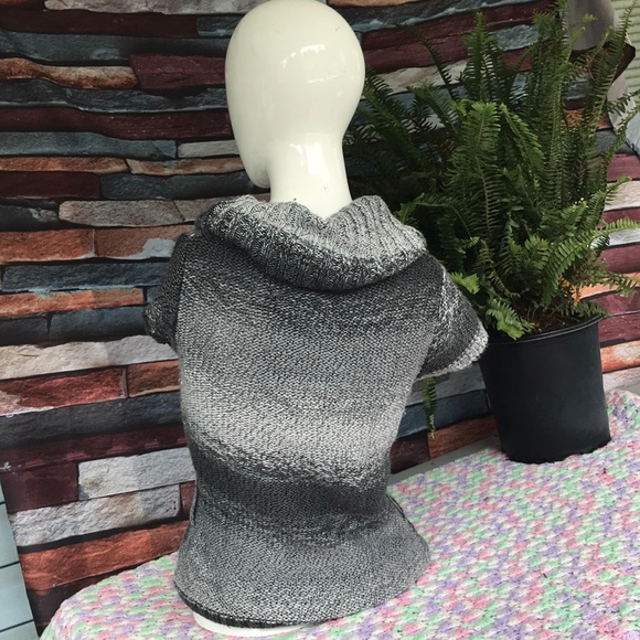 Rue 21 sweater - Picture 2 of 4